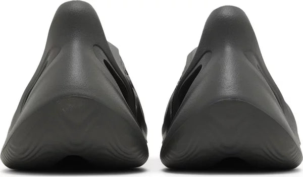 Adidas Yeezy Foam RNNR Carbon